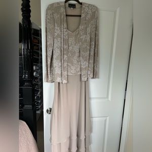 Champagne sparkle Mother of the Bride Groom gown